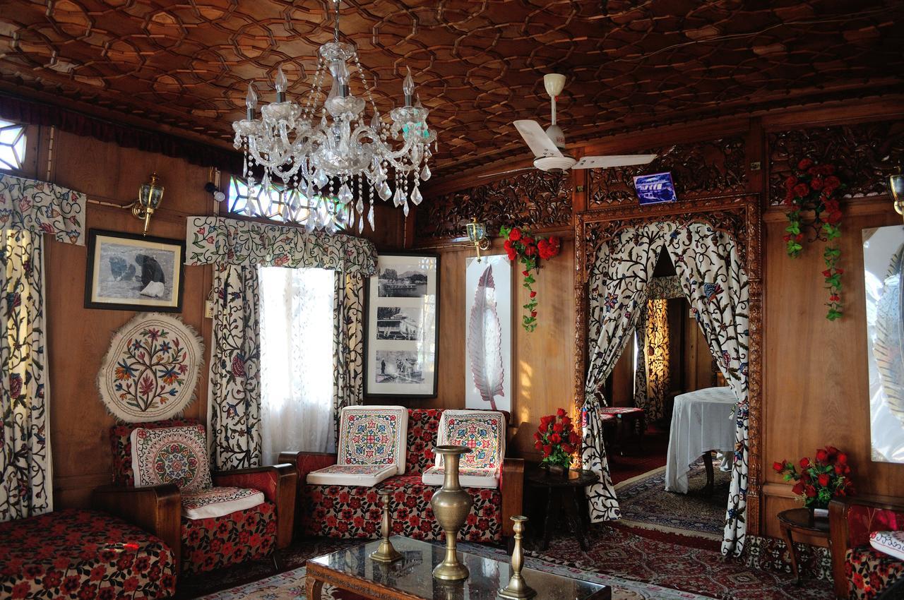 Heritage Geneva House Boat Srinagar  Exterior photo