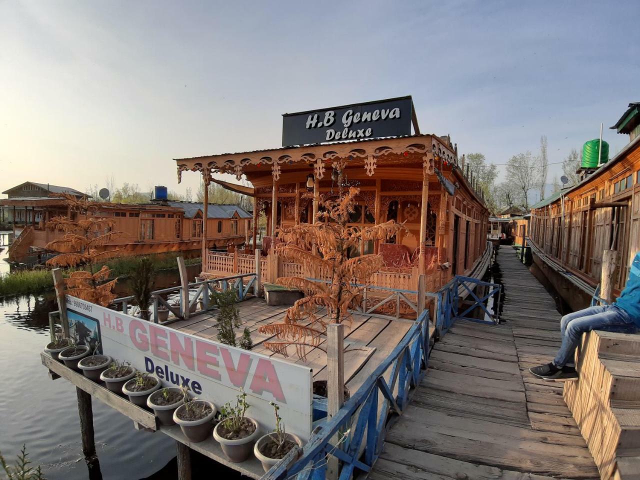 Heritage Geneva House Boat Srinagar  Exterior photo